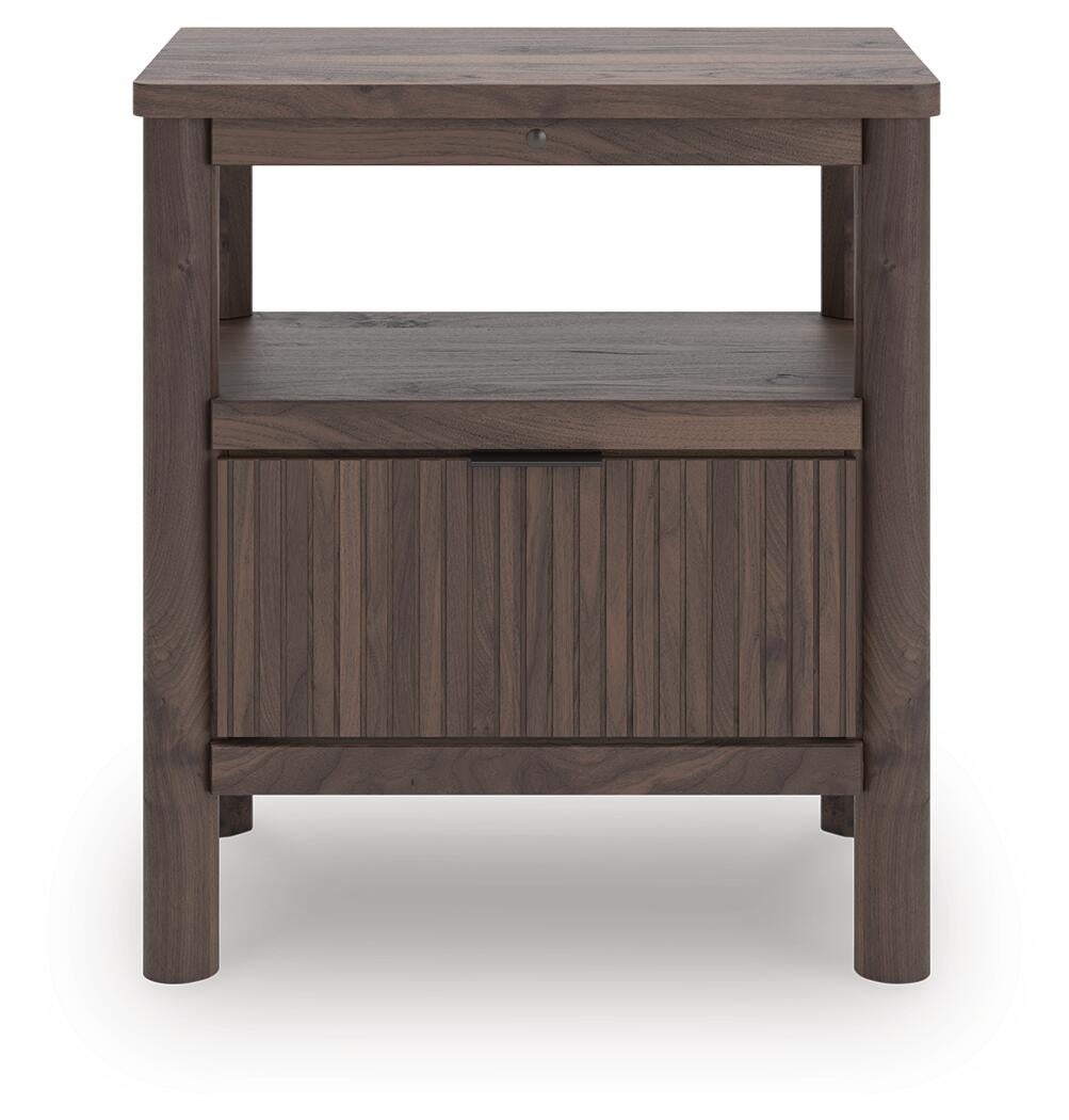 Pamytta Queen Panel Platform Bed, Dresser, Mirror and Nightstand